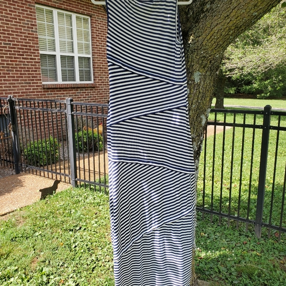 Max Studio long Maxi dress size Large - Picture 2 of 3